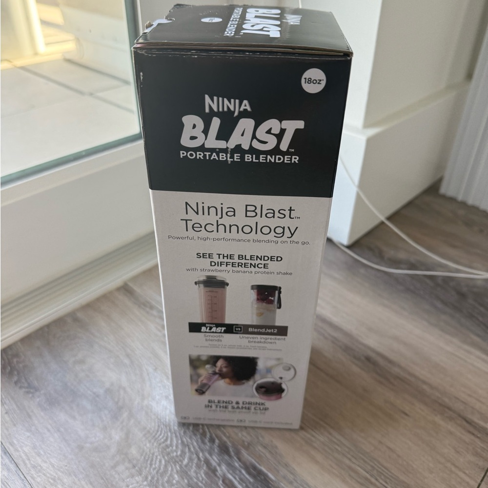 Ninja Blast Portable Blender - Clear and Black Travel Cup - Picture 7 of 10